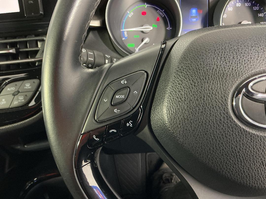 Photo '23' of Toyota C-HR Photo '23' of Toyota C-HR