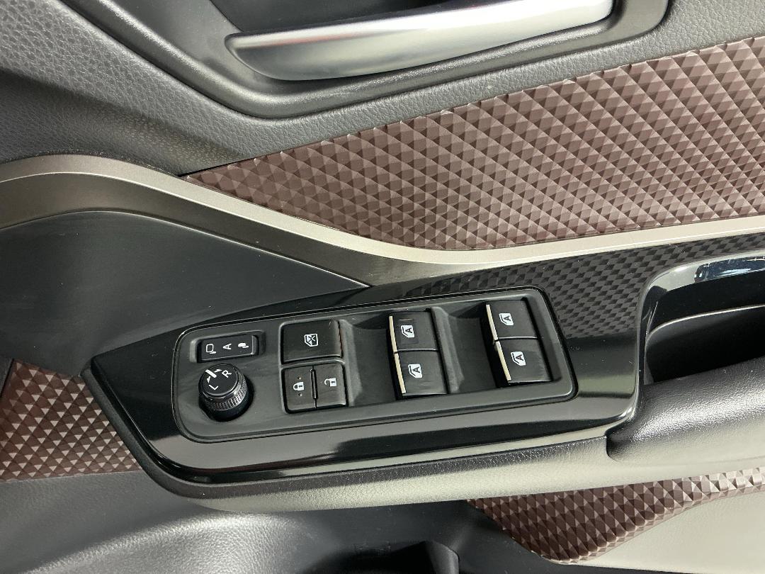 Photo '25' of Toyota C-HR Photo '25' of Toyota C-HR