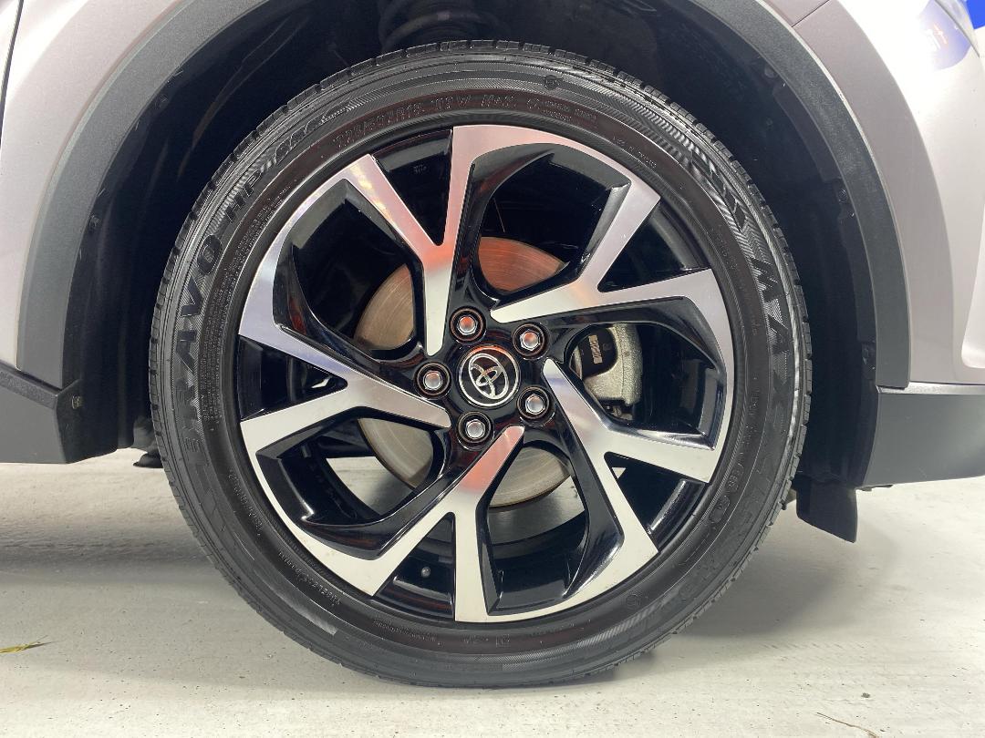 Photo '9' of Toyota C-HR Photo '9' of Toyota C-HR