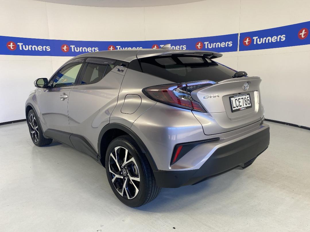 Photo '5' of Toyota C-HR Photo '5' of Toyota C-HR
