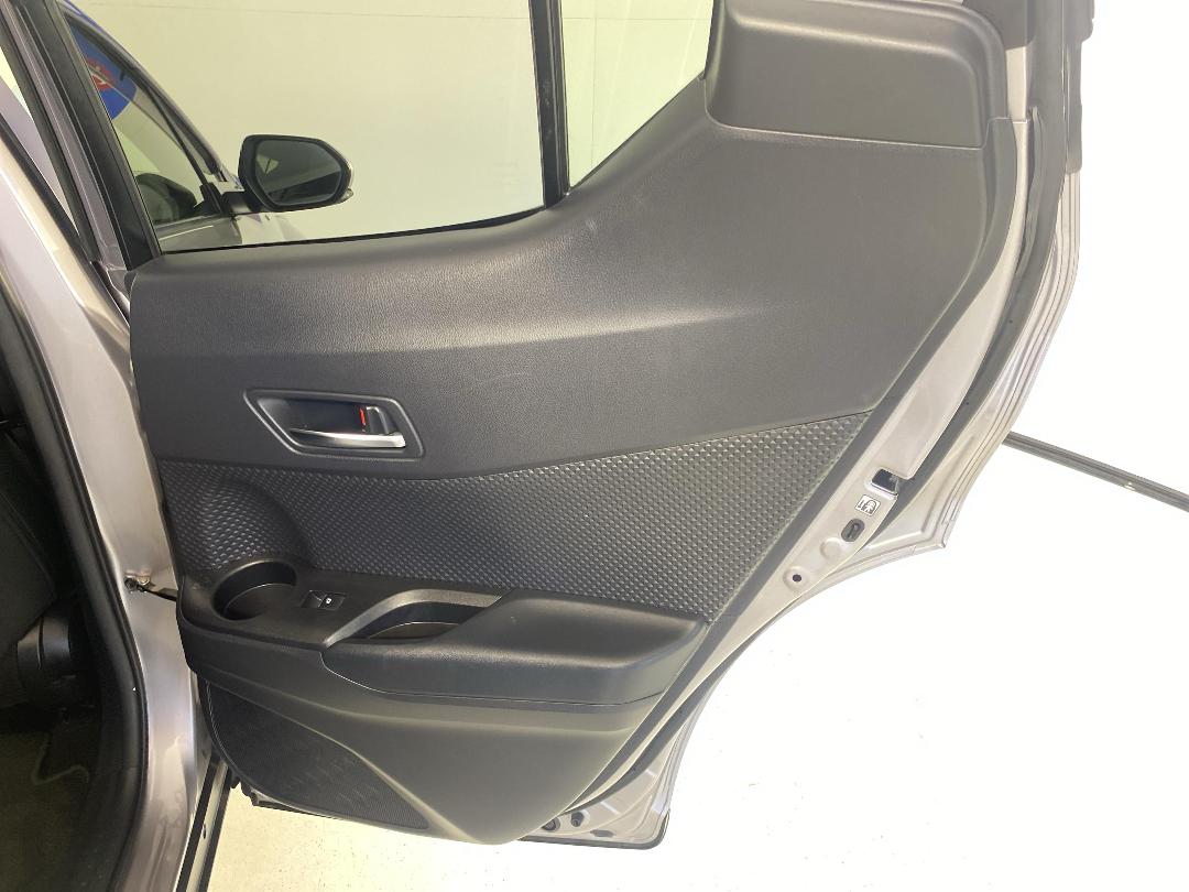 Photo '19' of Toyota C-HR Photo '19' of Toyota C-HR