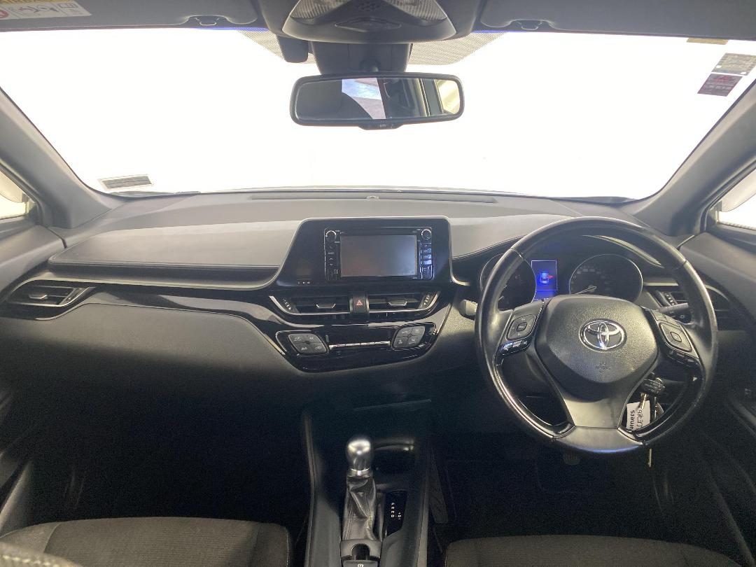 Photo '17' of Toyota C-HR Photo '17' of Toyota C-HR