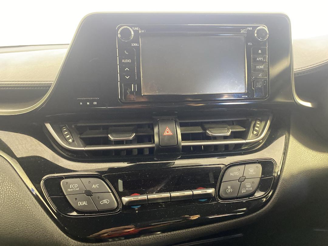 Photo '18' of Toyota C-HR Photo '18' of Toyota C-HR