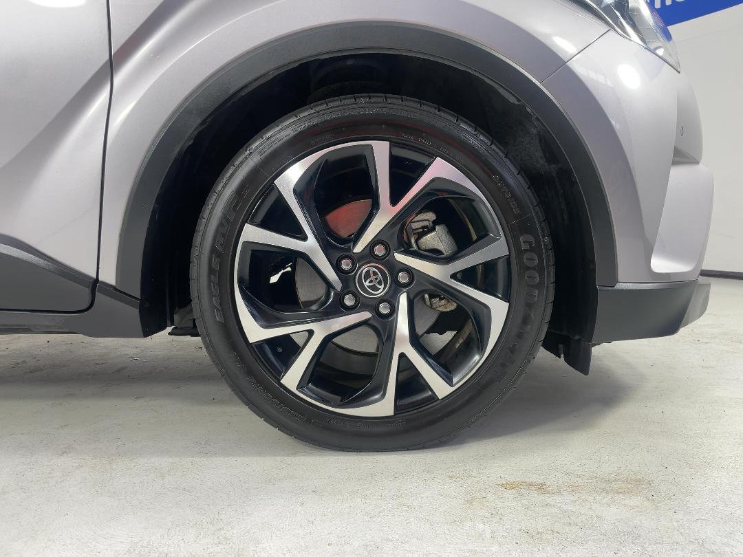 Photo '9' of Toyota C-HR Photo '9' of Toyota C-HR