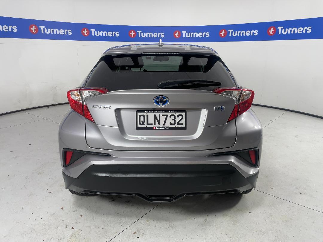 Photo '6' of Toyota C-HR Photo '6' of Toyota C-HR