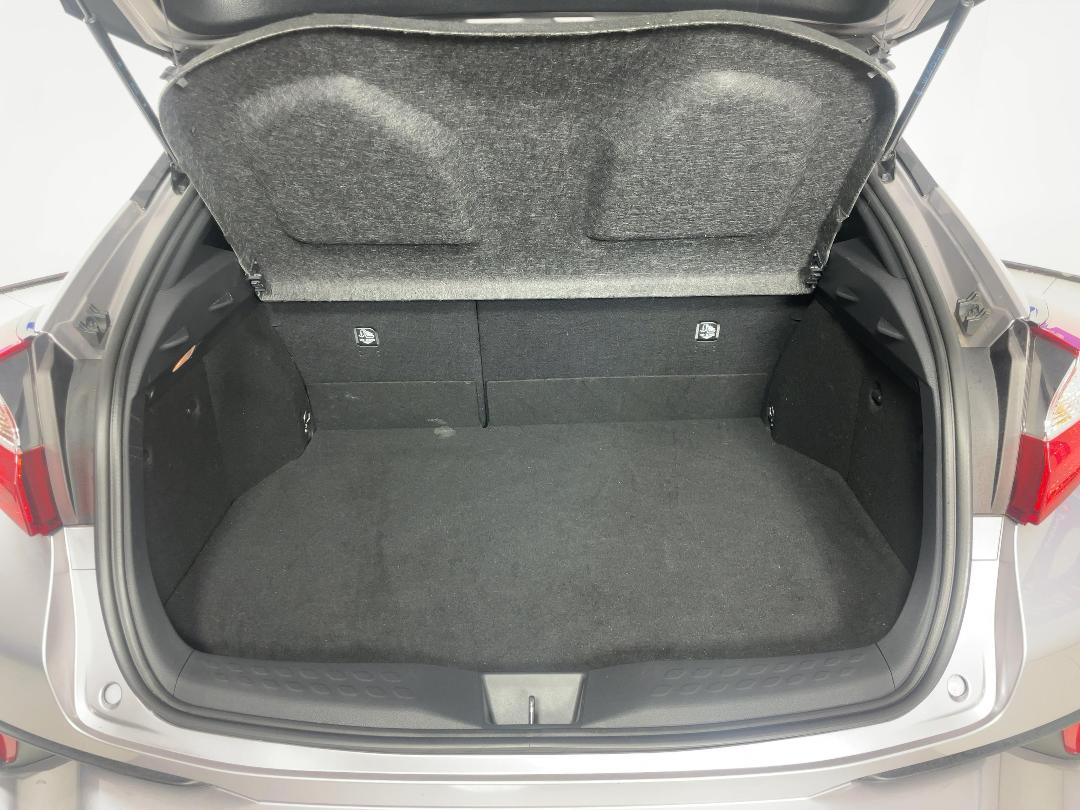 Photo '14' of Toyota C-HR Photo '14' of Toyota C-HR