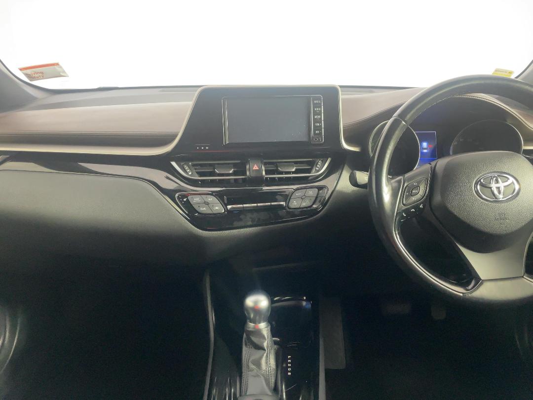 Photo '17' of Toyota C-HR Photo '17' of Toyota C-HR