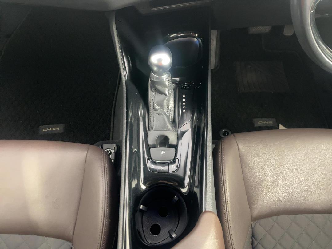 Photo '18' of Toyota C-HR Photo '18' of Toyota C-HR