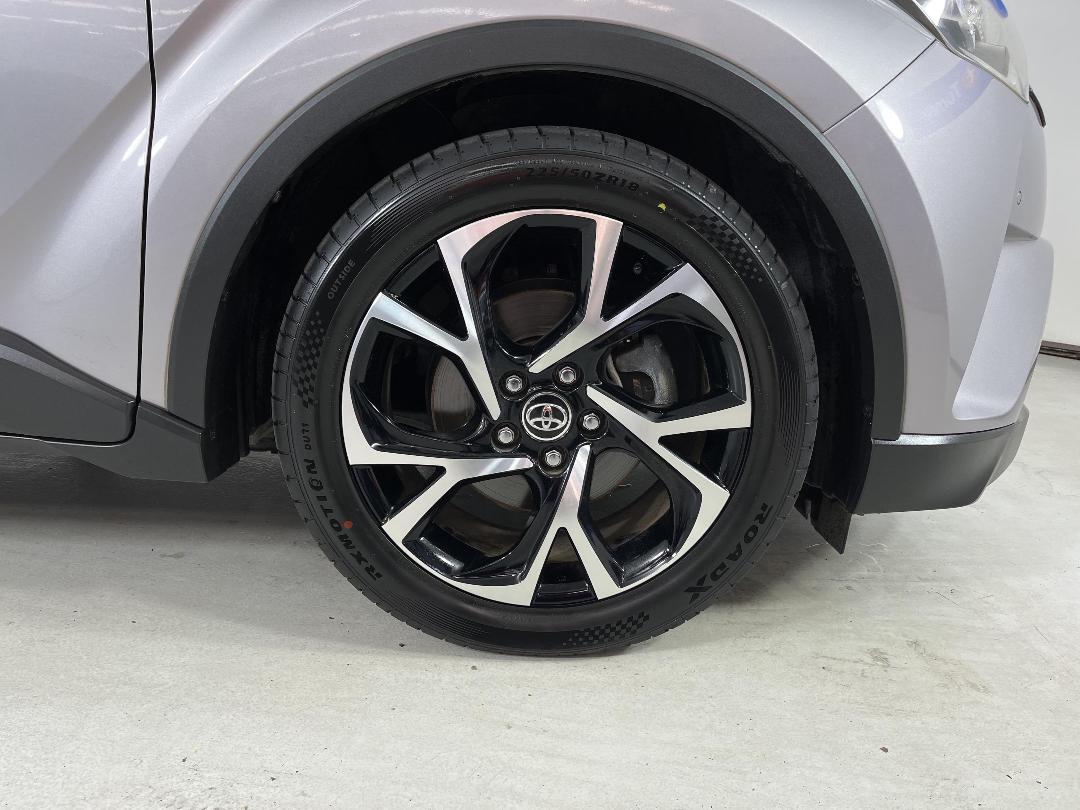 Photo '9' of Toyota C-HR Photo '9' of Toyota C-HR