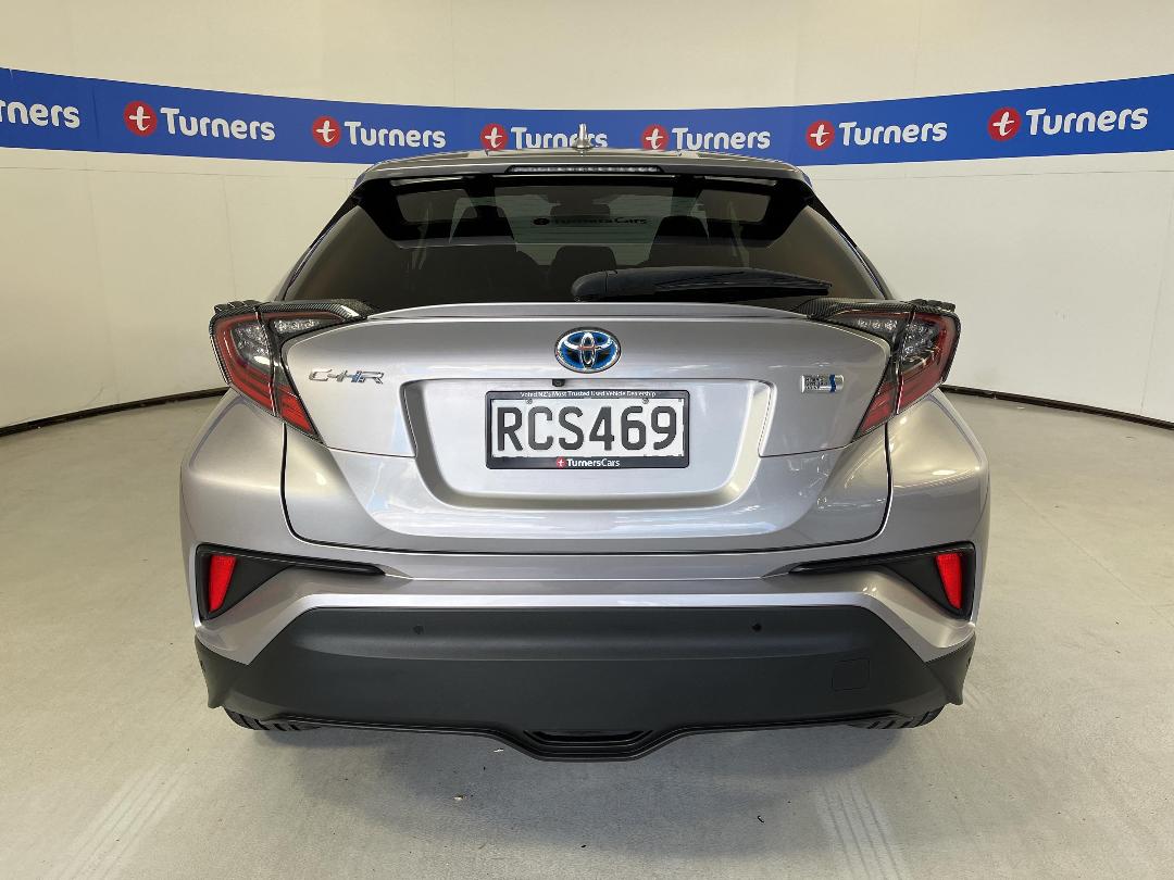 Photo '6' of Toyota C-HR Photo '6' of Toyota C-HR