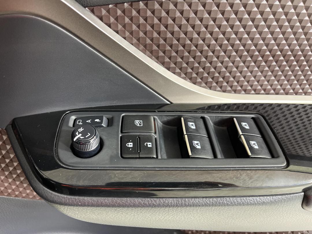 Photo '26' of Toyota C-HR Photo '26' of Toyota C-HR