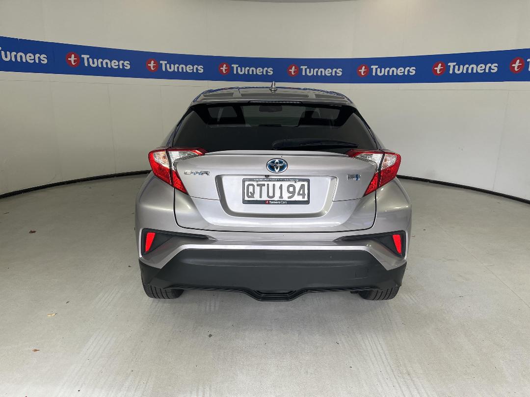 Photo '6' of Toyota C-HR