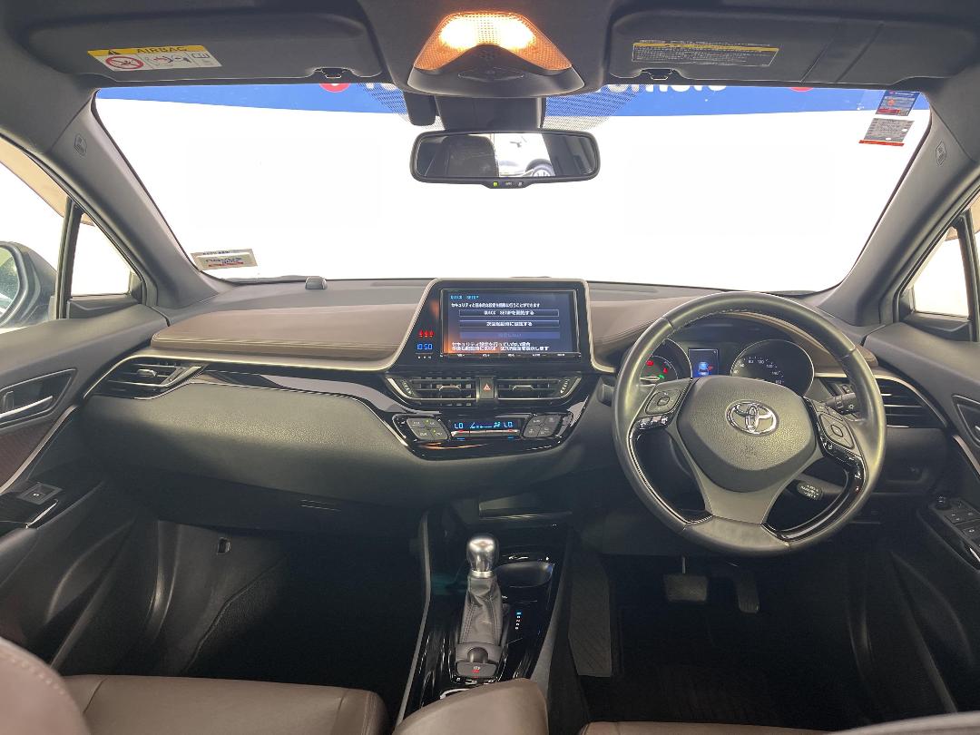 Photo '17' of Toyota C-HR