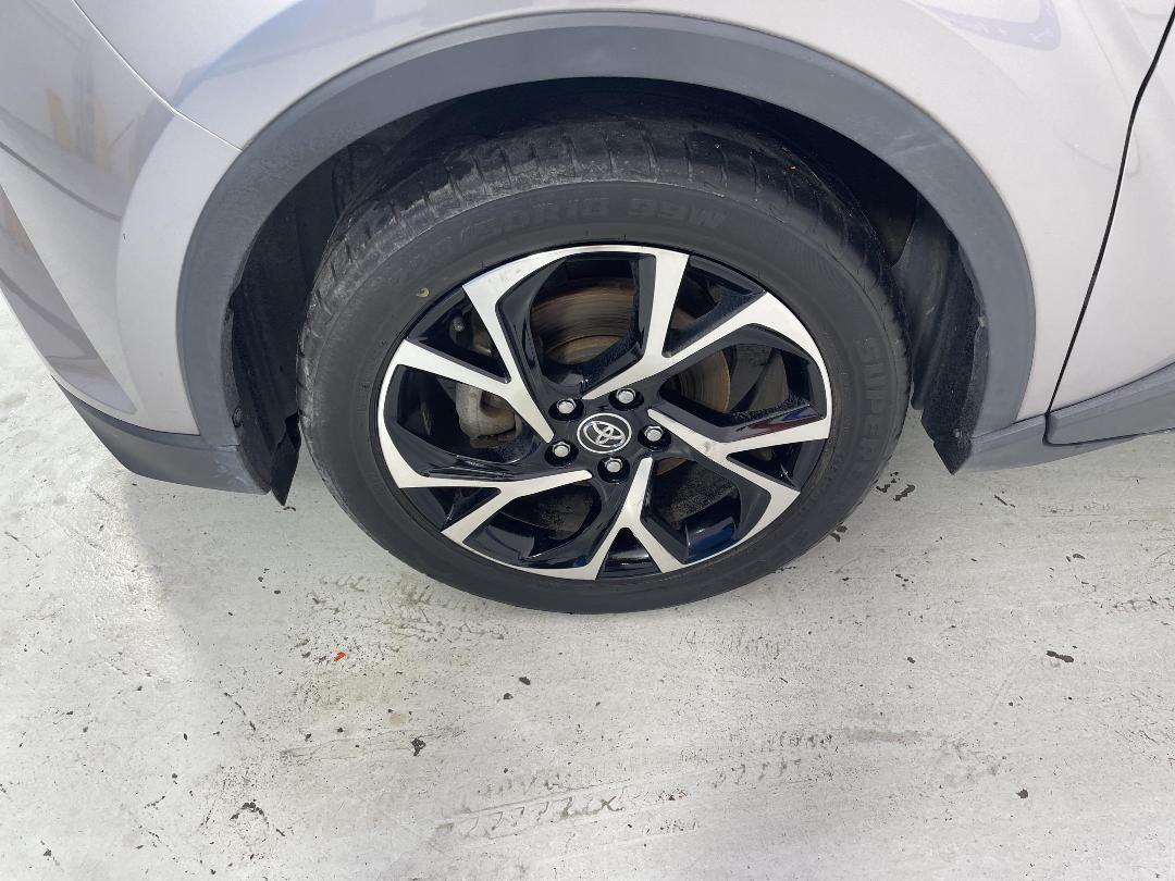 Photo '10' of Toyota C-HR