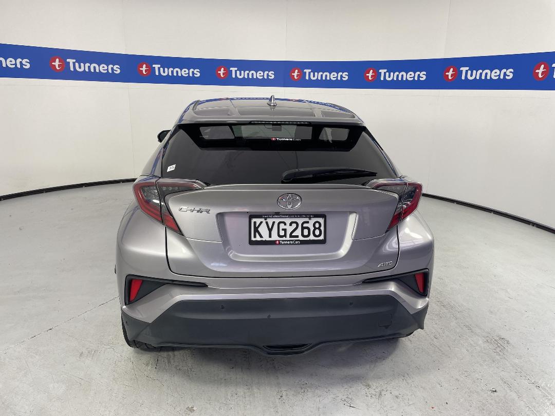 Photo '6' of Toyota C-HR