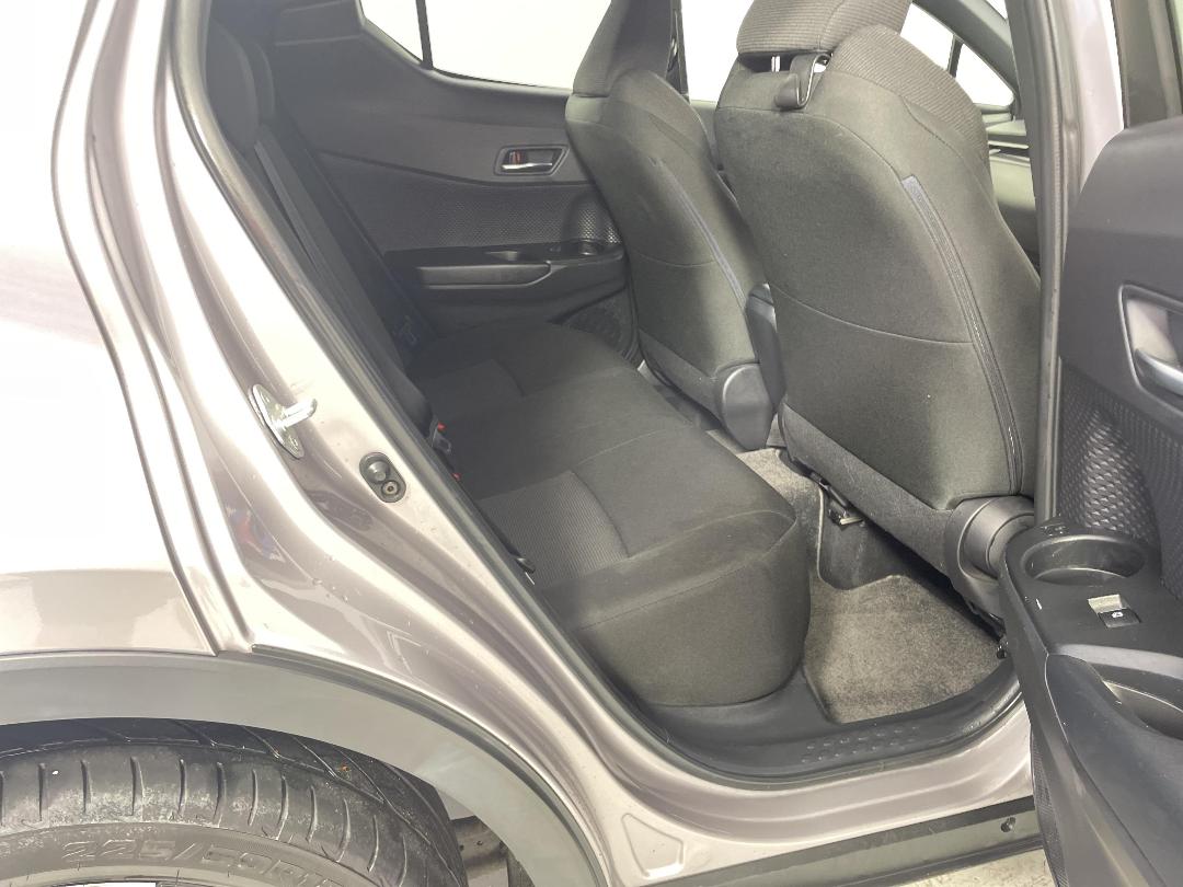 Photo '20' of Toyota C-HR