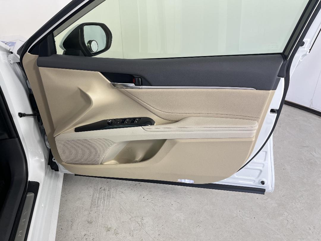 Photo '15' of Toyota Camry Photo '15' of Toyota Camry