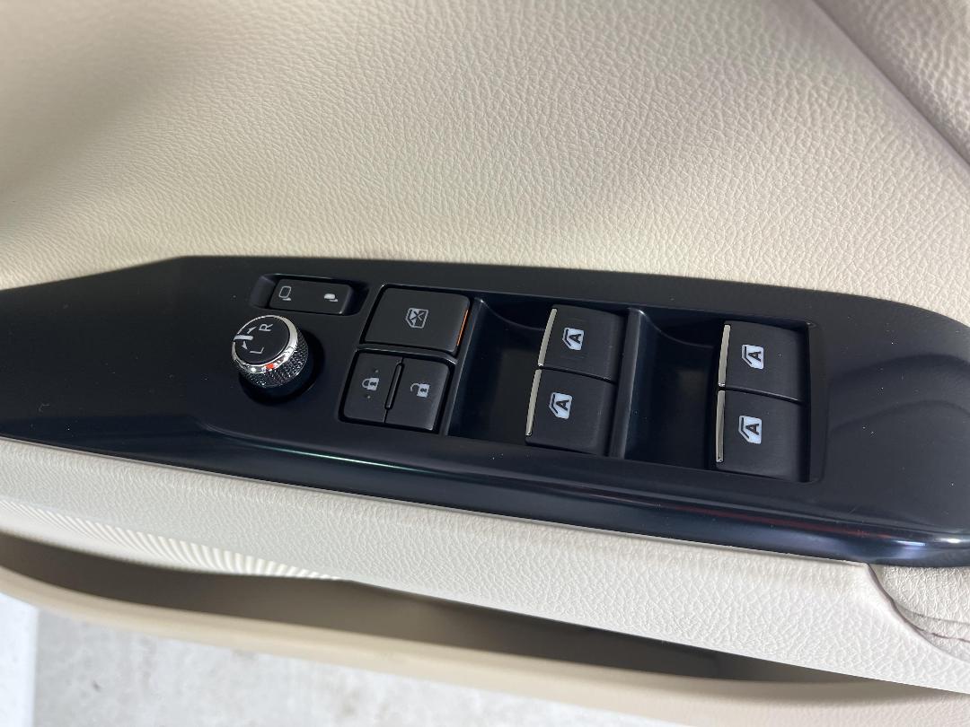 Photo '25' of Toyota Camry Photo '25' of Toyota Camry