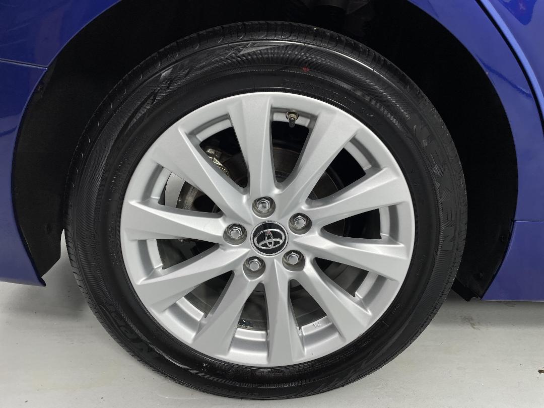 Photo '12' of Toyota Camry Photo '12' of Toyota Camry