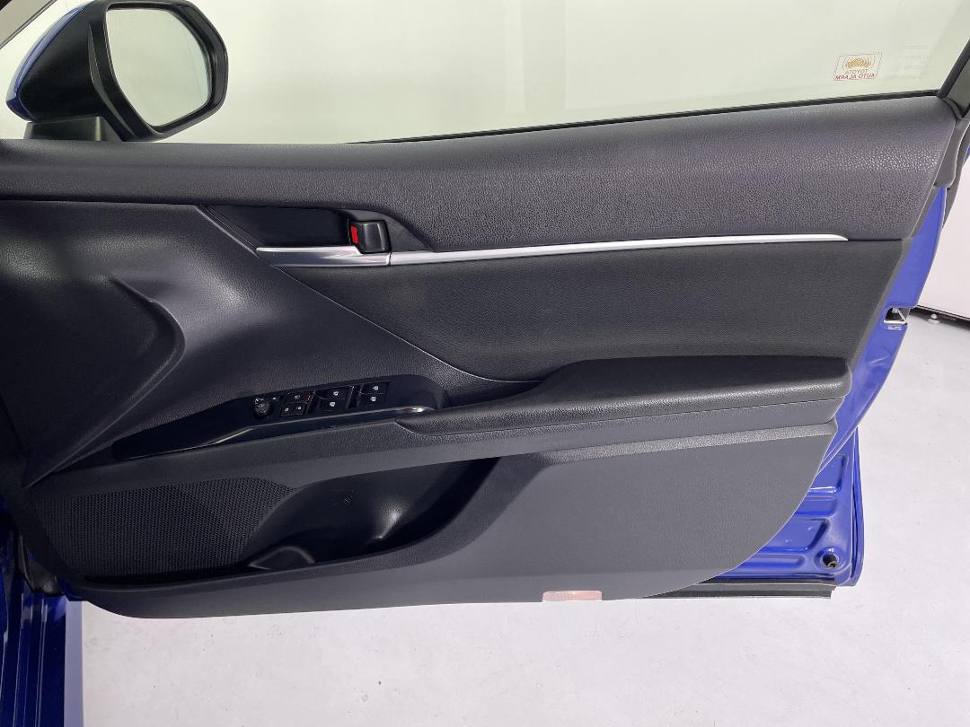 Photo '15' of Toyota Camry Photo '15' of Toyota Camry