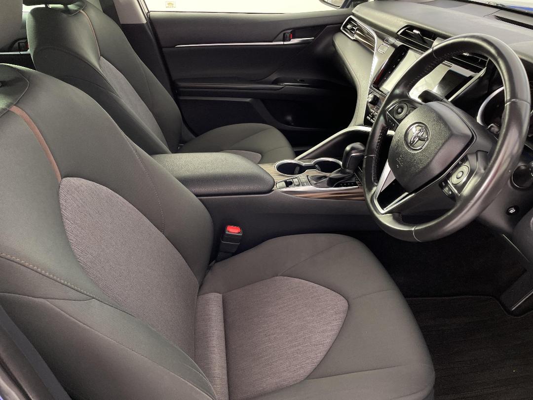 Photo '16' of Toyota Camry Photo '16' of Toyota Camry