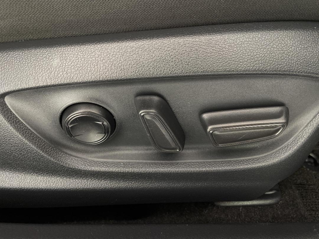 Photo '23' of Toyota Camry Photo '23' of Toyota Camry