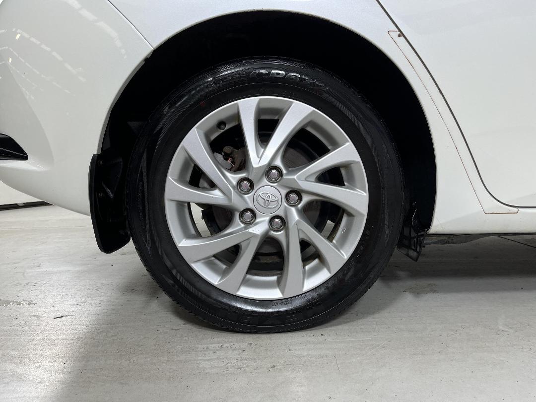 Photo '12' of Toyota Corolla