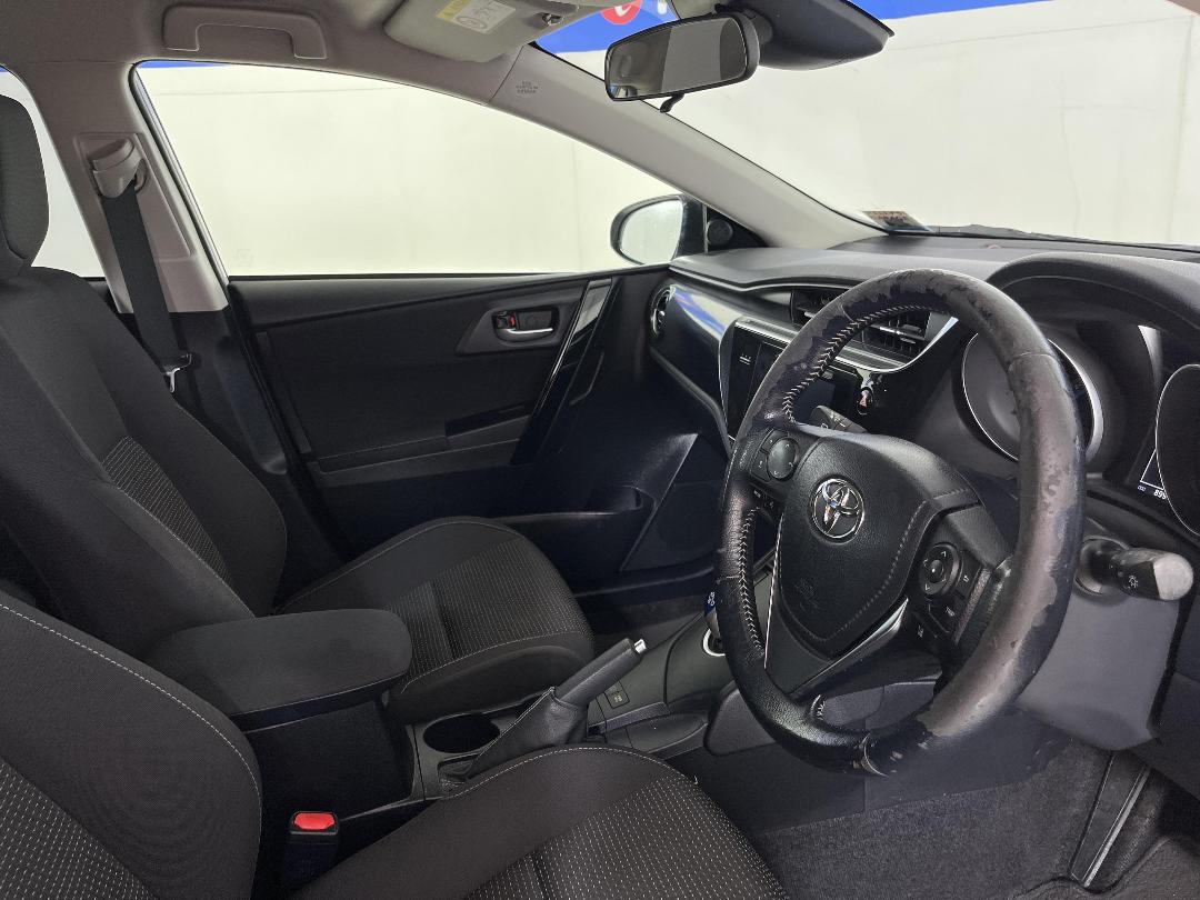 Photo '16' of Toyota Corolla