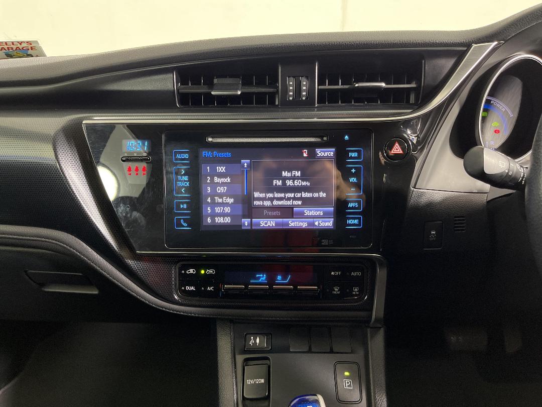 Photo '18' of Toyota Corolla