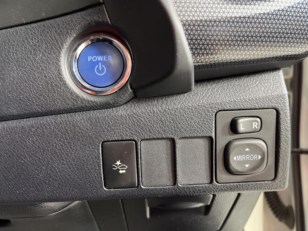 Photo '24' of Toyota Corolla