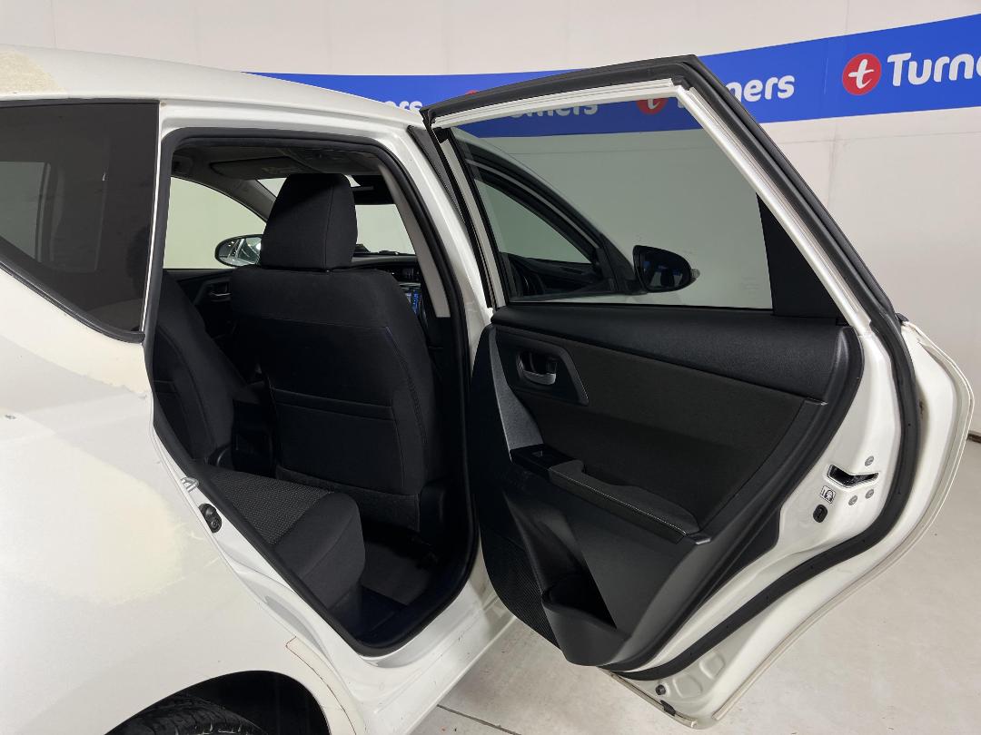 Photo '19' of Toyota Corolla Photo '19' of Toyota Corolla