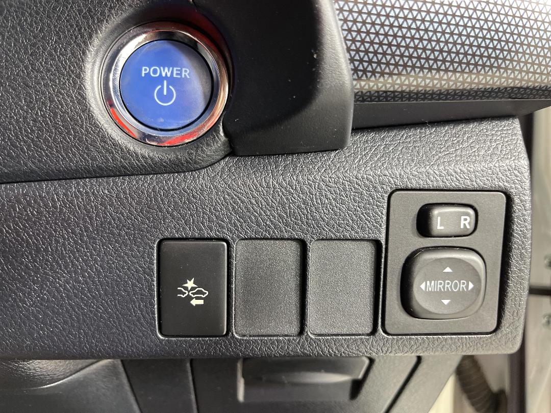 Photo '24' of Toyota Corolla Photo '24' of Toyota Corolla