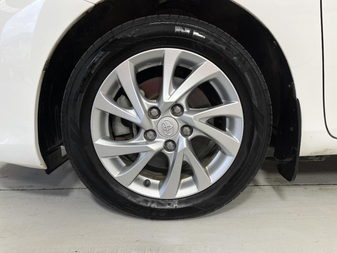 Photo '10' of Toyota Corolla