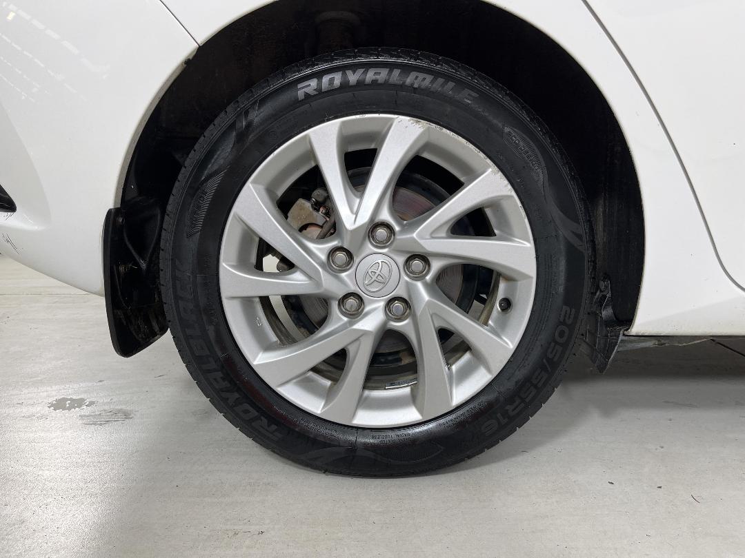 Photo '12' of Toyota Corolla