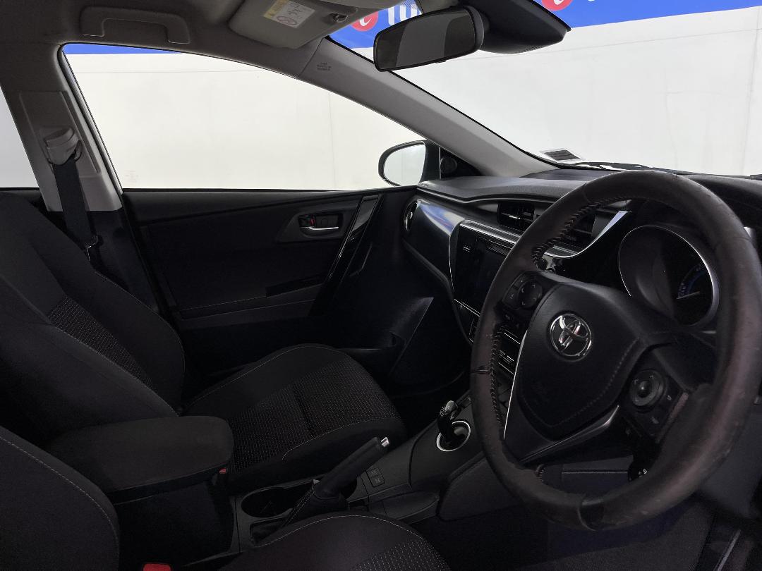 Photo '16' of Toyota Corolla