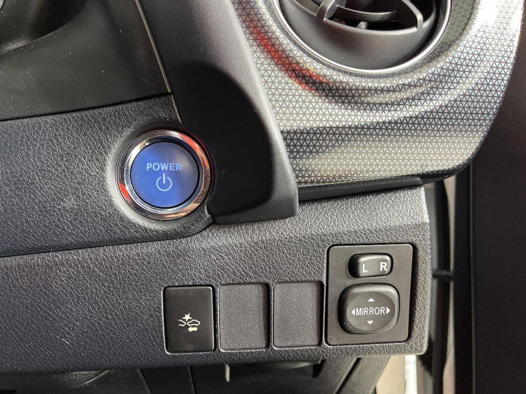 Photo '24' of Toyota Corolla