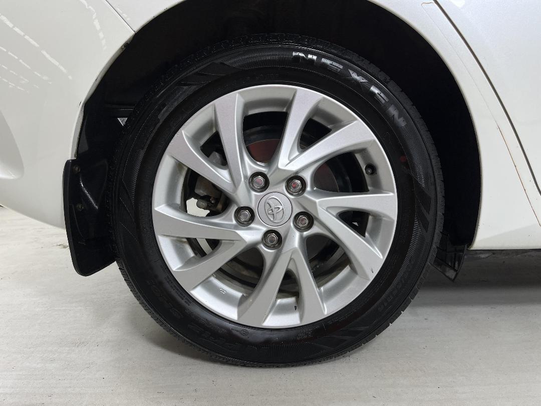 Photo '12' of Toyota Corolla