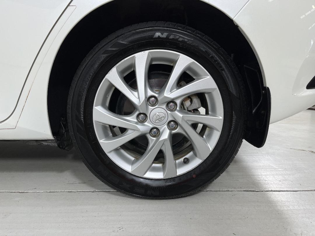 Photo '11' of Toyota Corolla