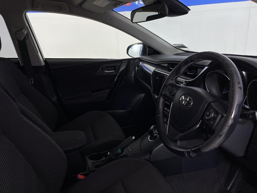 Photo '16' of Toyota Corolla