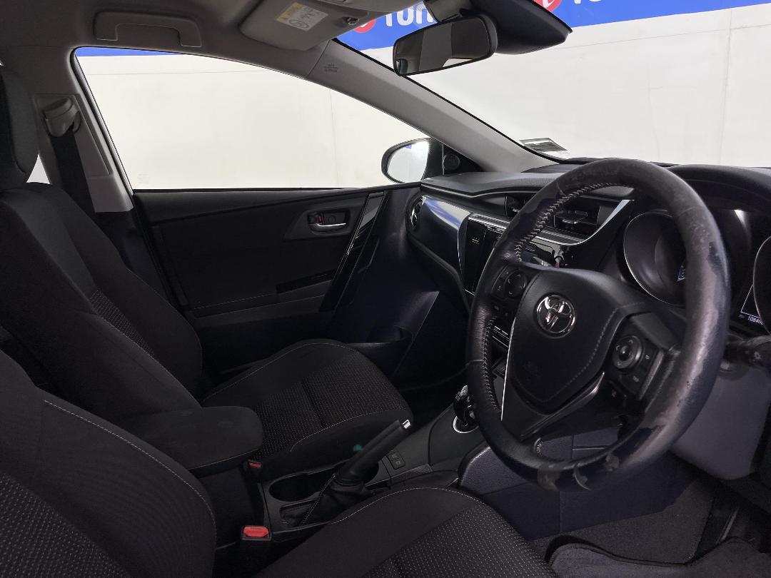 Photo '16' of Toyota Corolla Photo '16' of Toyota Corolla