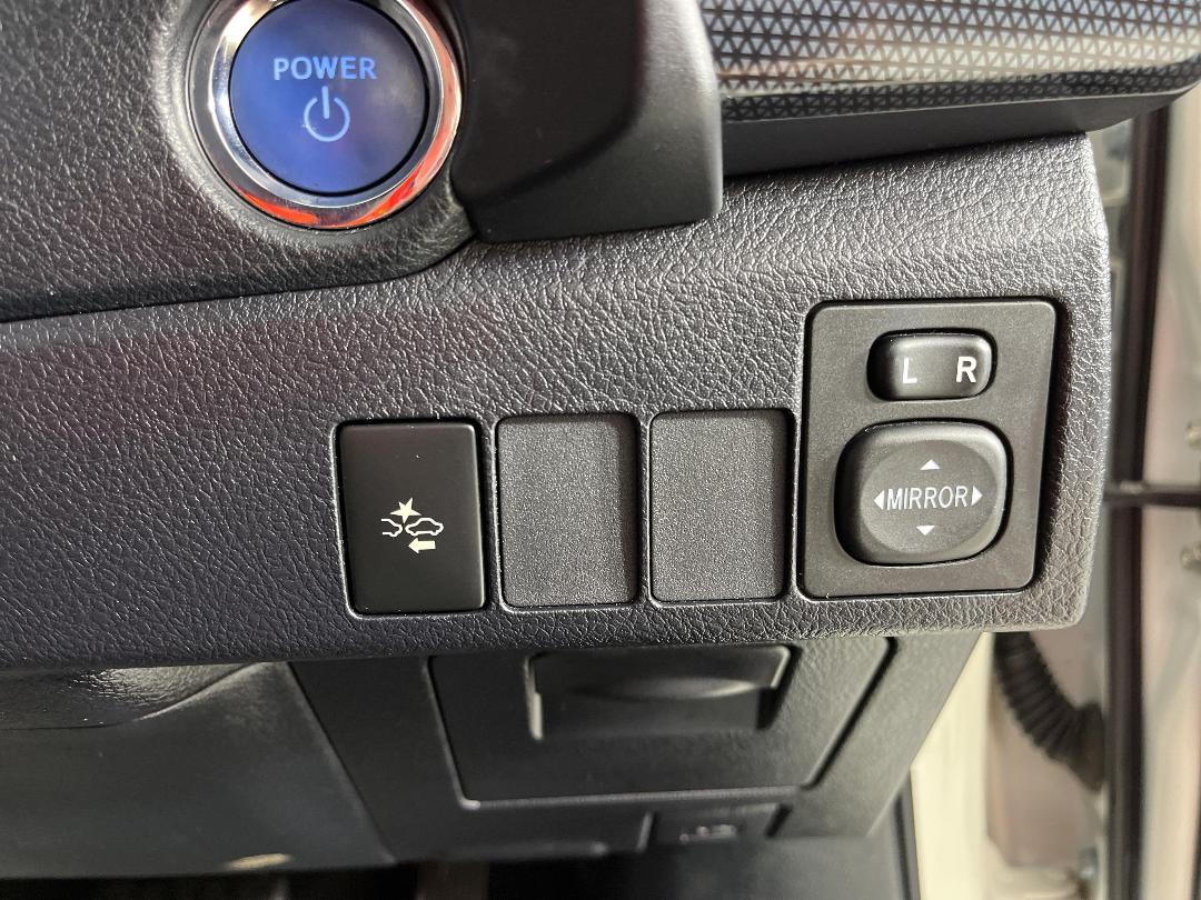 Photo '24' of Toyota Corolla Photo '24' of Toyota Corolla