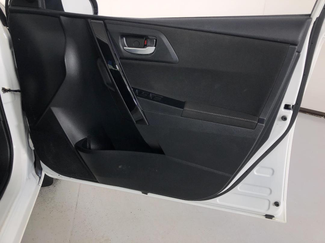 Photo '15' of Toyota Corolla Photo '15' of Toyota Corolla