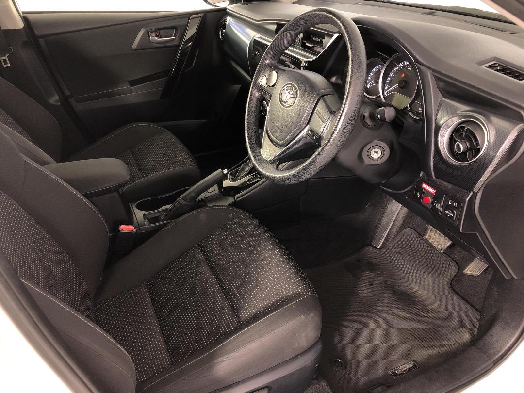 Photo '16' of Toyota Corolla Photo '16' of Toyota Corolla