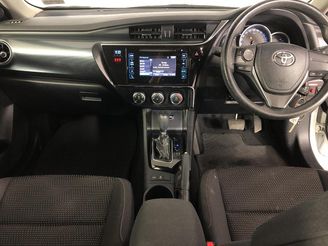 Photo '17' of Toyota Corolla Photo '17' of Toyota Corolla