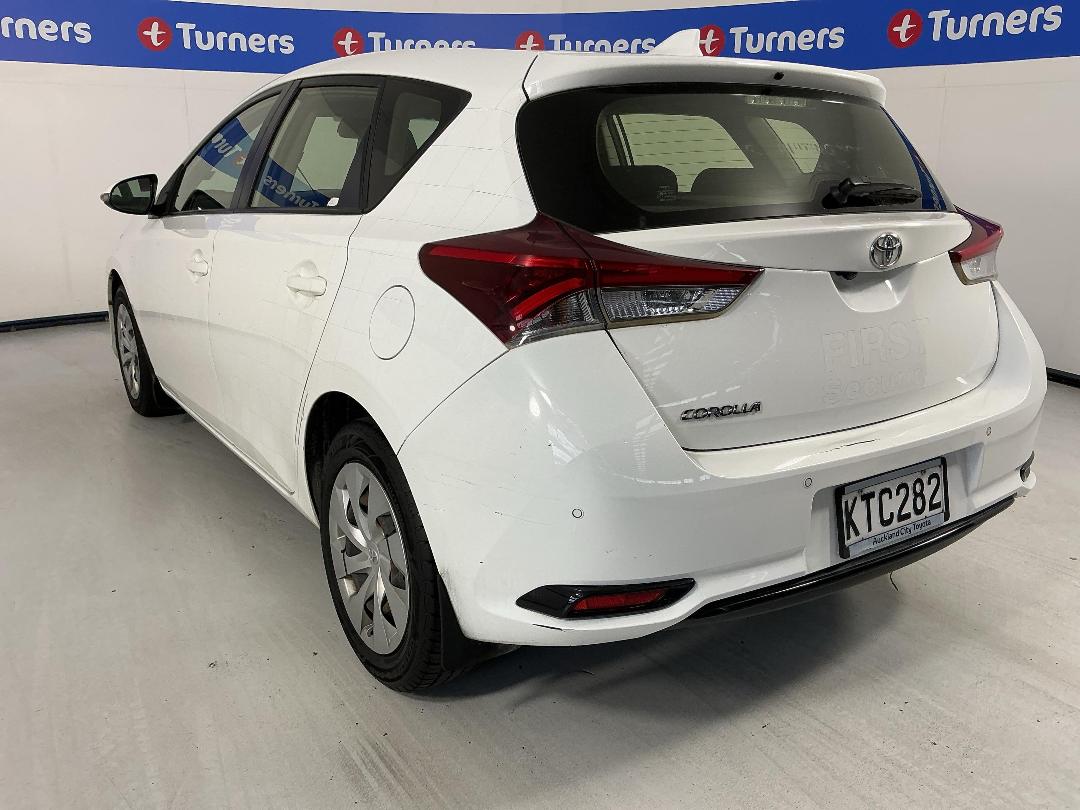 Photo '10' of Toyota Corolla GX Photo '10' of Toyota Corolla GX