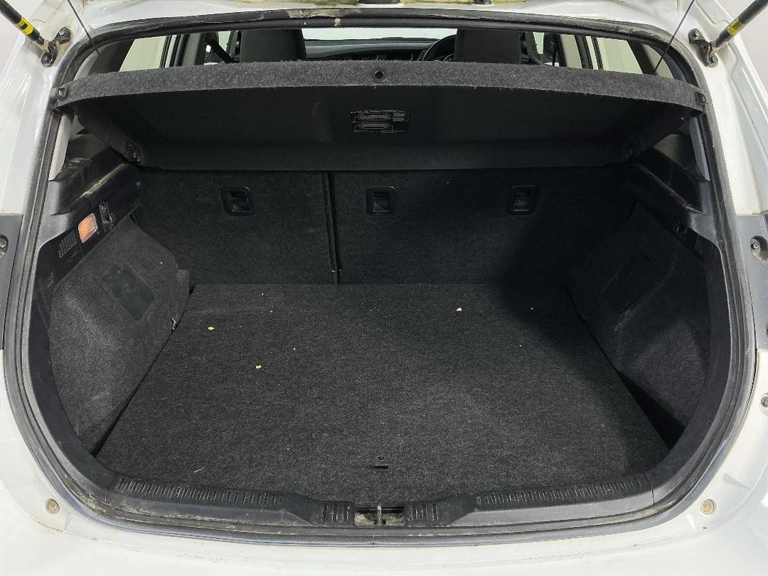 Photo '12' of Toyota Corolla GX Photo '12' of Toyota Corolla GX