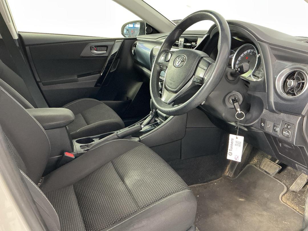 Photo '14' of Toyota Corolla GX Photo '14' of Toyota Corolla GX