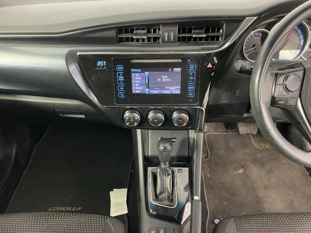 Photo '20' of Toyota Corolla GX Photo '20' of Toyota Corolla GX