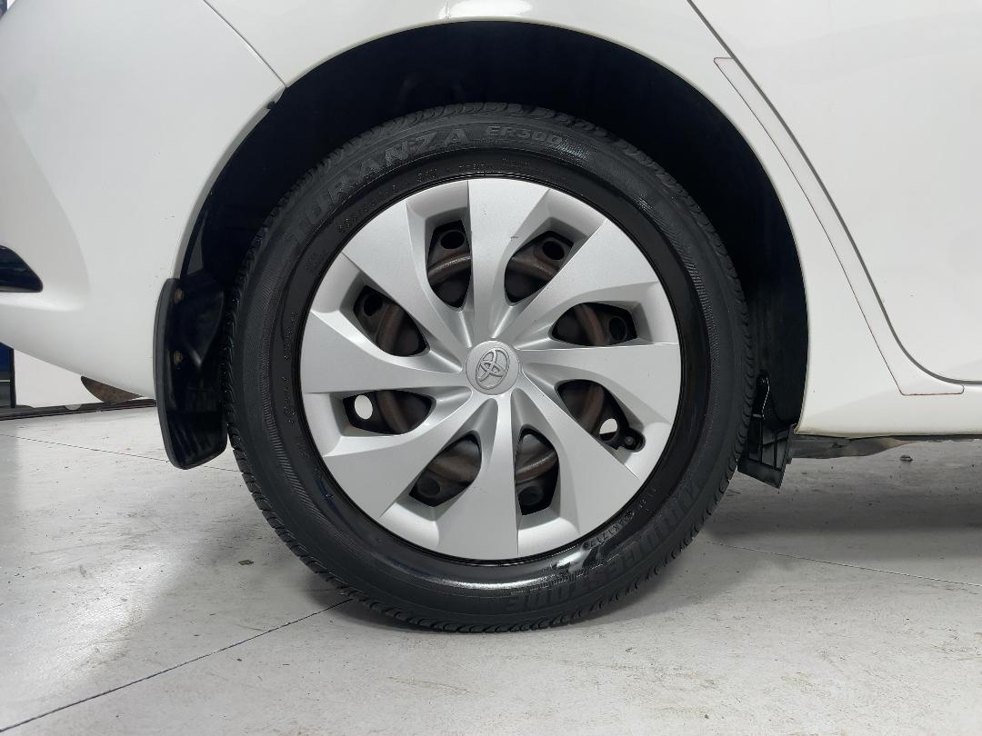 Photo '12' of Toyota Corolla