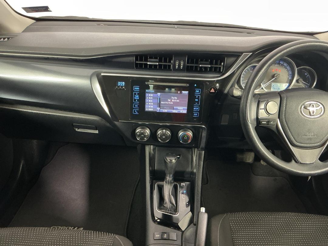 Photo '18' of Toyota Corolla